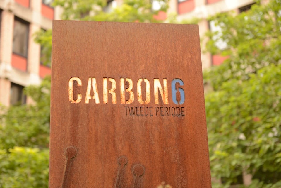 Entree van Carbon6 verzamelgebouw in Heerlen — thuisbasis Globeview